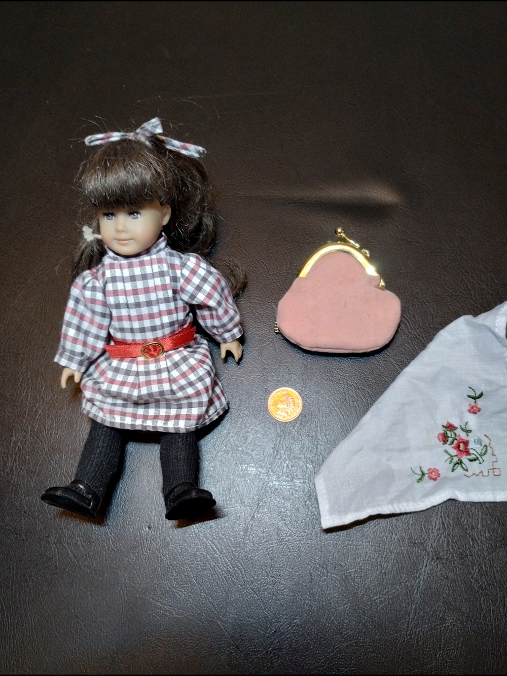 American Girl Doll  5.5 In With Gold Mini Coin Purse with Chain And Hankerchief